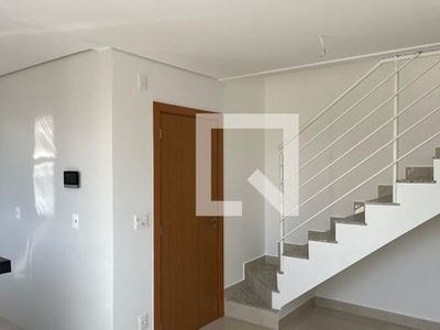 APARTAMENTO no 5º andar com 2 dormitórios e 2 garagens