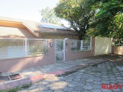 Casa com 3 quartos para alugar na rua cônego serpa, 435, santo antônio de lisboa, florianópolis, 198 m2 por r$ 9.000