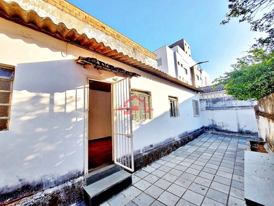 Casa em Carlos Prates, Belo Horizonte/MG de 50m² 2 quartos para locação R$ 1.350,00/mes