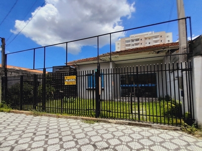 Casa em Centro, Taubaté/SP de 100m² para locação R$ 2.000,00/mes