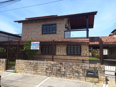 Casa em Itaipu, Niterói/RJ de 227m² 3 quartos para locação R$ 3.500,00/mes