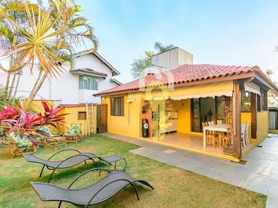 Casa em Jardim das Flores, Cotia/SP de 180m² 3 quartos à venda por R$ 979.000,00