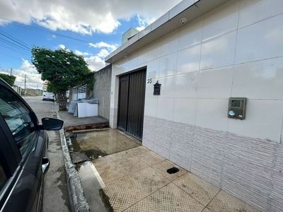 Casa em Maurício de Nassau, Caruaru/PE de 0m² 3 quartos para locação R$ 1.500,00/mes