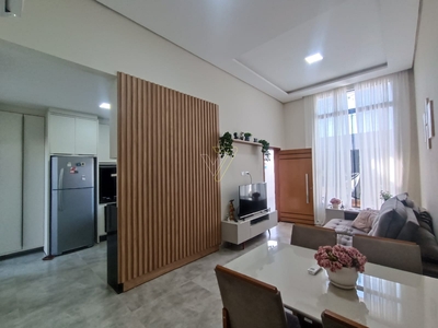 Casa em Santa Mônica, Londrina/PR de 150m² 3 quartos à venda por R$ 554.000,00
