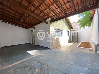 Casa em Vila Santa Terezinha, Araxá/MG de 250m² 3 quartos à venda por R$ 339.000,00