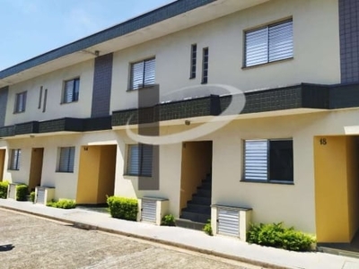 Casa para locação em condomínio residencial, 1 dormitório, sala integrada com a cozinha , banheiro,