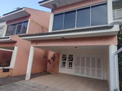 Duplex/triplex/geminado 4 dormitórios à venda no bairro centro com 230 m² de área privativa - 2 vagas de garagem