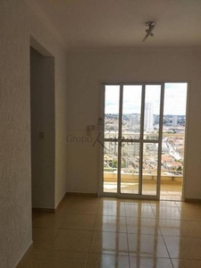 Apartamento com 2 Quartos e 2 banheiros à Venda, 66 m² por R$ 250.000