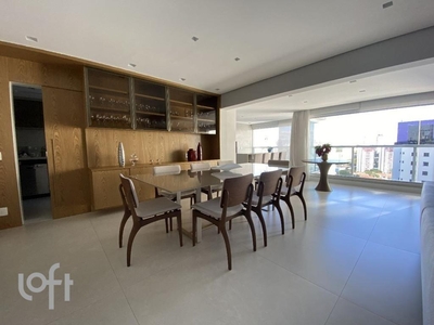 Apartamento à venda em Santo Amaro com 189 m², 2 quartos, 2 suítes, 3 vagas