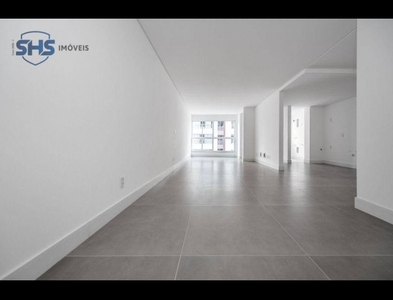 Apartamento no Bairro Centro em Blumenau com 3 Dormitórios (3 suítes) e 106 m²