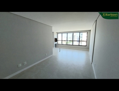 Apartamento no Bairro Vila Nova em Blumenau com 3 Dormitórios (3 suítes) e 100 m²