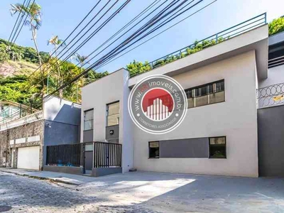 Casa com 6 quartos à venda no bairro Laranjeiras, 677m²