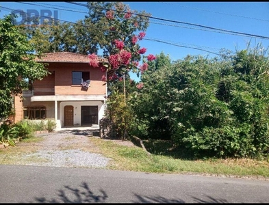 Casa no Bairro Salto Weissbach em Blumenau com 4 Dormitórios (1 suíte) e 340 m²