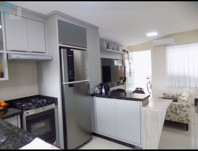 Casa no Bairro Velha em Blumenau com 2 Dormitórios (2 suítes) e 87.67 m²