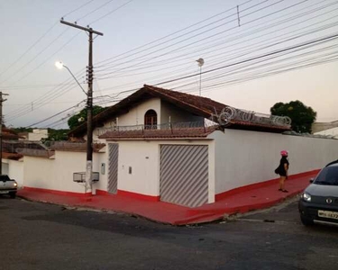 Aluga se casa com 3 quartos( suítes) bairro Japiim - Manaus - AM em frente ao baratão da