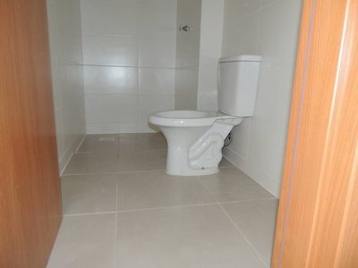 Apartamento com 3 Quartos e 2 banheiros para Alugar, 61 m² por R$ 1.300/Mês