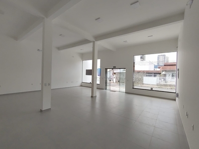 Apartamento em Centro, Itajaí/SC de 110m² para locação R$ 6.300,00/mes