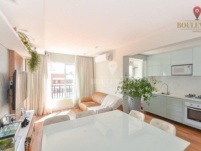 Apartamento semi-mobiliado no Maison Beatriz com 02 dormitórios à venda, 64 m² por R$ 699.