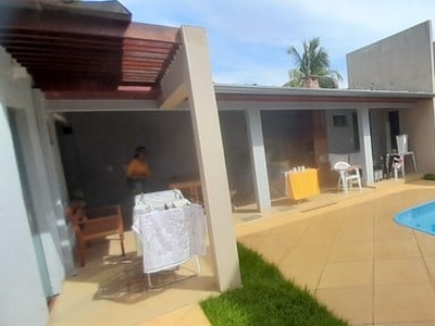 Casa com 3 Quartos e 3 banheiros à Venda, 170 m² por R$ 192.000