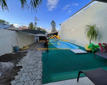 Casa com piscina fora de condomínio em praia do Flamengo Ipitanga