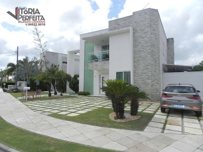 Casa de porteira fechada em lote de esquina no Alphaville Eusébio