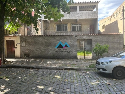 Casa duplex com terraço, para alugar no Caju.