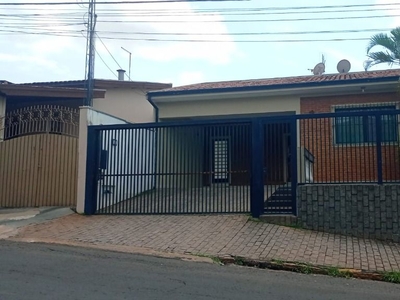 Casa em Jardim Bela Vista, Bauru/SP de 125m² 3 quartos para locação R$ 2.100,00/mes