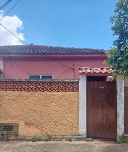 Casa em Mutuá, São Gonçalo/RJ de 114m² 1 quartos à venda por R$ 109.000,00