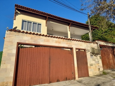 Casa em Santa Bárbara, Niterói/RJ de 143m² 4 quartos à venda por R$ 319.000,00