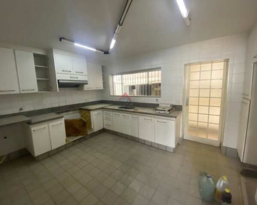 Casa para alugar em Vila Santa Maria de 348.00m² com 3 Quartos, 1 Suite e 3 Garagens