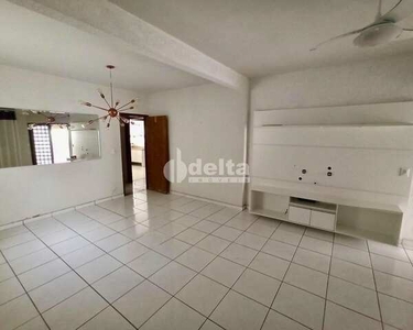 Casa para aluguel, 3 quartos, 4 vagas, Jardim Patrícia - Uberlândia/MG