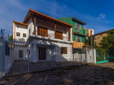 Casa para Venda - 277.24m², 3 dormitórios, sendo 1 suites, 3 vagas - Camaquã