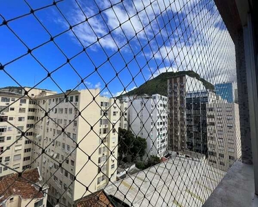 ESPAÇOSO APTO EQUIPADO REFORMADO, EM TRAVESSA COM GUARITA EM COPACABANA. 3qtos (sendo 1 cl