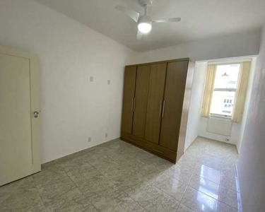 EXCELENTE APARTAMENTO COM DOIS QUARTOS E VAGA NA GARAGEM