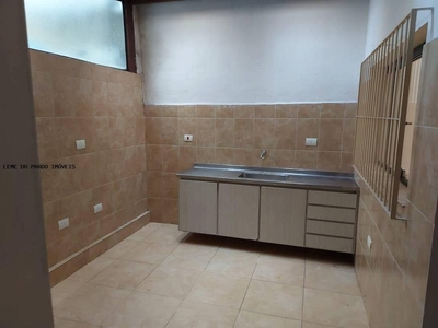 Imóvel Comercial com 3 Quartos e 2 banheiros para Alugar, 73 m² por R$ 2.500/Mês