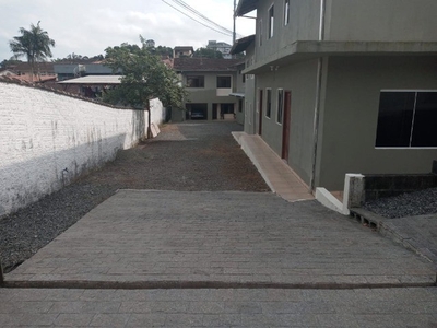 Kitnet mobiliada para rapazes (2 Pessoas) 2 quartos no bairro bom retiro - Joinville