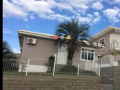 P1138 Linda casa à venda c/ 4 dormitórios sendo 1 suíte no Bela Vista em São José