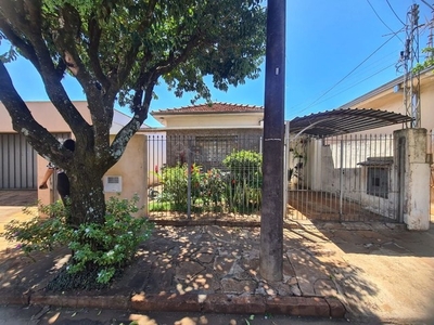 Venda de Casas / Padrão na cidade de Araraquara