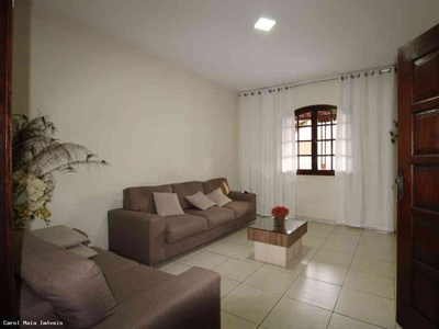 Casa com 3 quartos à venda no bairro Vista Alegre, 250m²