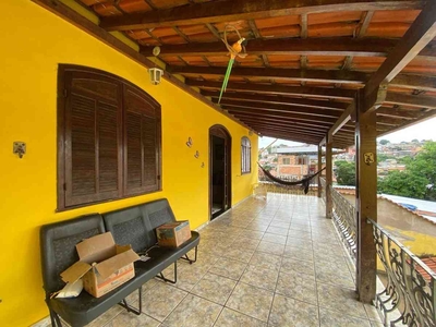 Casa com 4 quartos à venda no bairro Nova Cachoeirinha, 388m²