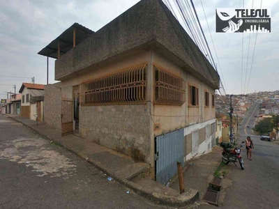 Casa com 4 quartos à venda no bairro Vila São Geraldo, 123m²