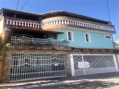 Casa com 4 quartos à venda ou para alugar em Vila Carrão - SP