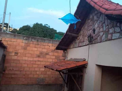 Casa com 5 quartos à venda no bairro São Geraldo, 360m²