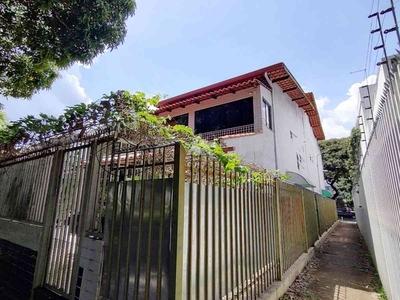 Casa com 7 quartos à venda no bairro Asa Sul, 350m²