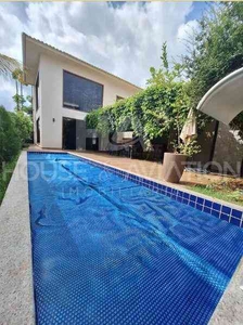 Casa em Condomínio com 4 quartos para alugar no bairro Portal do Sol Green, 406m²