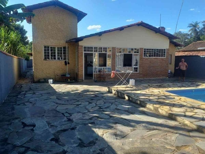 Fazenda com 3 quartos à venda no bairro Lapinha, 1750m²