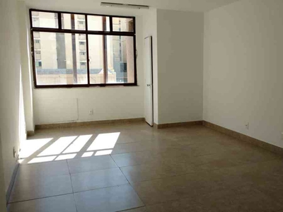 Sala com 1 quarto à venda no bairro Centro, 39m²