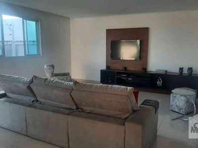 Casa com 3 quartos à venda no bairro São João Batista (venda Nova), 211m²