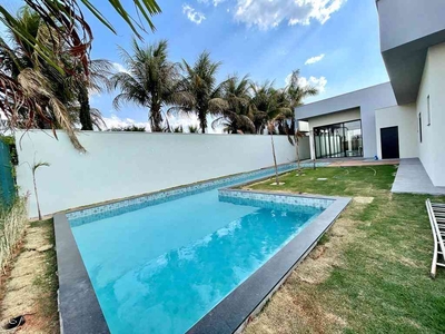 Casa em Condomínio com 5 quartos à venda no bairro Portal do Sol Green, 658m²