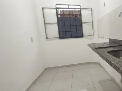 Alugo este apartamento 2/4 no Conjunto Águas Claras R$ 900,00